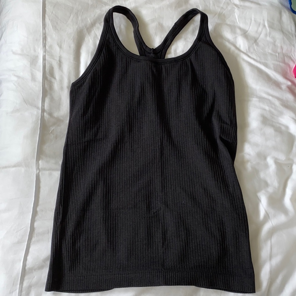 black lulu tank with padding inside